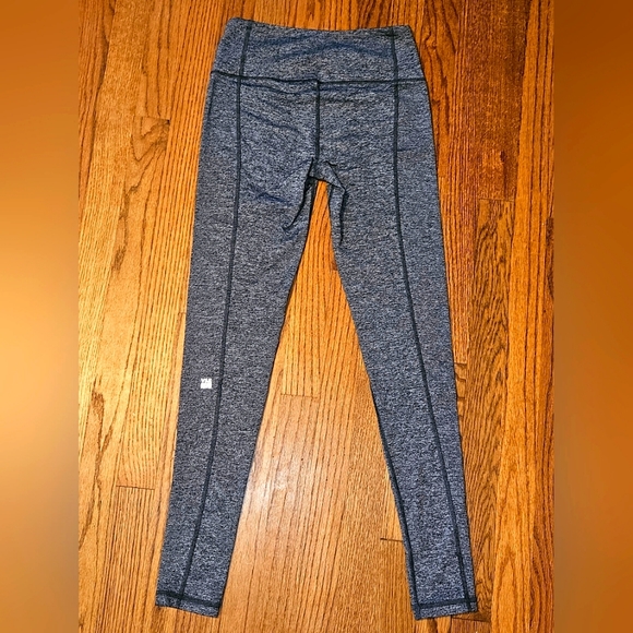 VS Sport Total Knockout Leggings - Picture 3 of 3